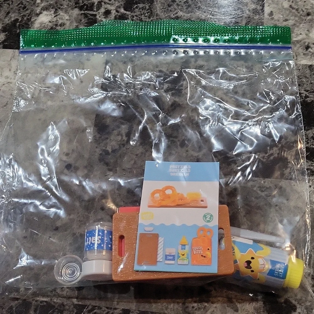 Miniverse Make It Mini Pretzels